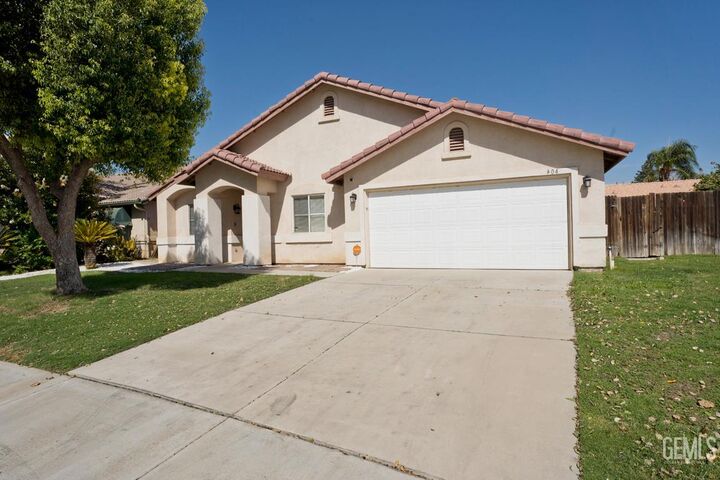 Property Photo: 404 Gandola Drive CA 93312