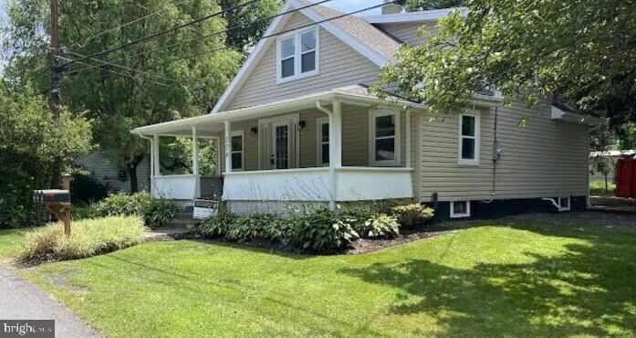 Property Photo:  208 Pearl Street  PA 17061 