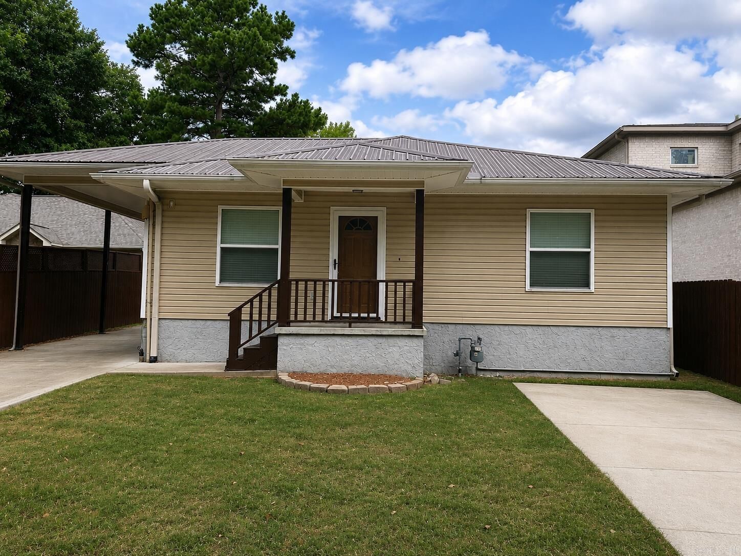 Property Photo:  