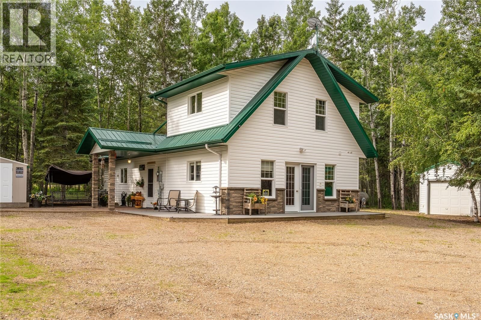 Property Photo: 403 Fetsch Crescent SK S0M 1A0