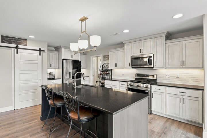 Property Photo: 1224 Shore Acres Lp MO 65201