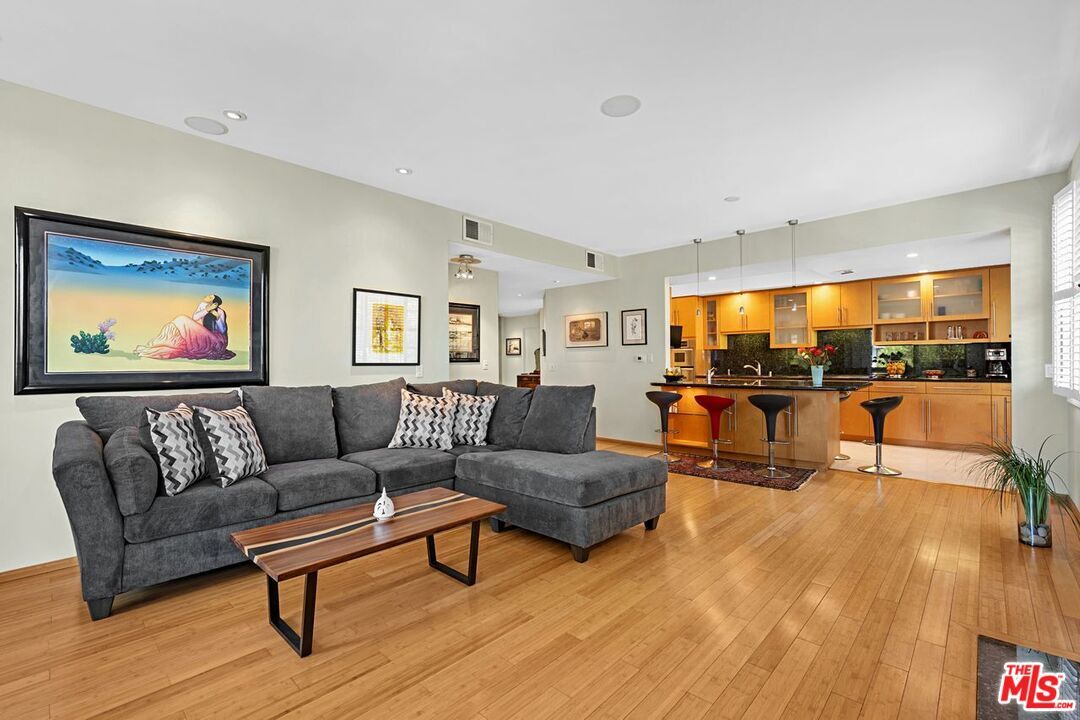 Property Photo:  5100 Via Dolce, Unit 208  CA 90292 