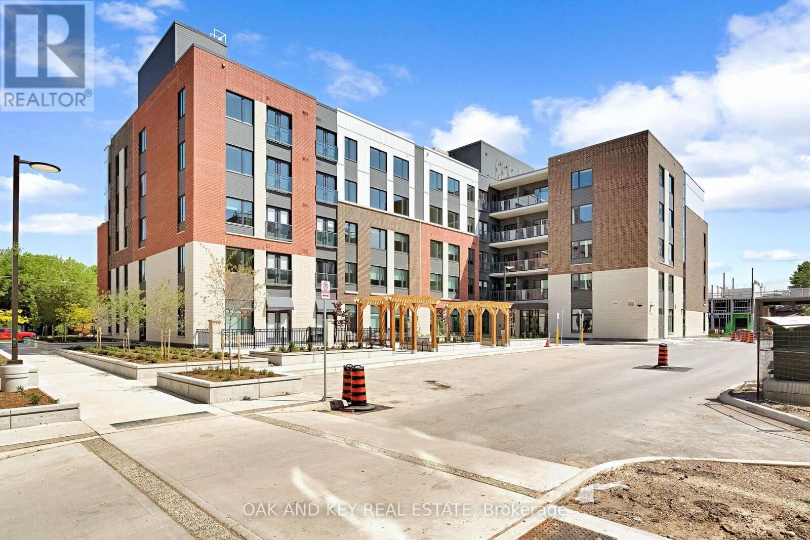 Property Photo:  385 Hill Street 210  ON N6B 1E4 