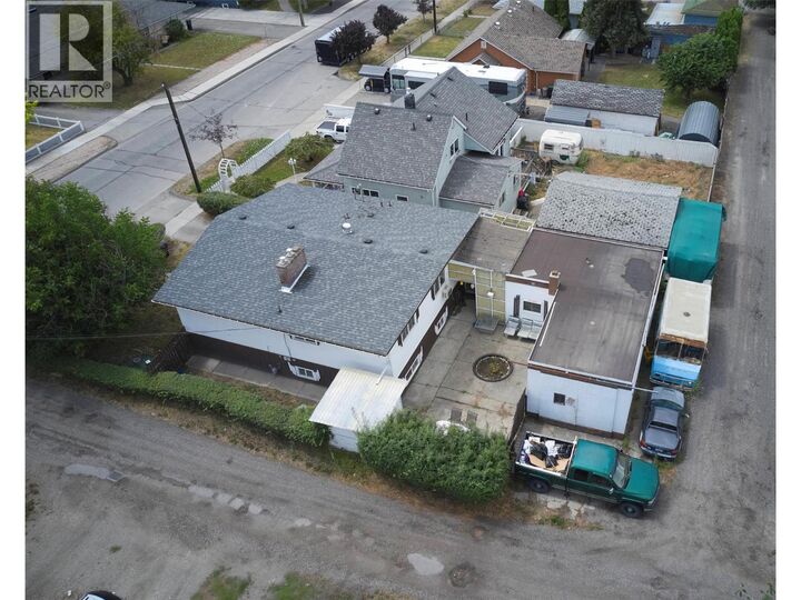 Property Photo: 3903 27 Avenue BC V1T 1S8