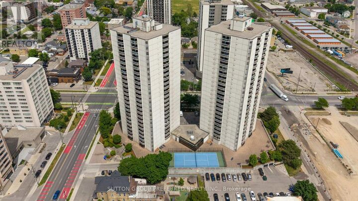 Property Photo:  363 Colborne Street 1604  ON N6B 3N3 