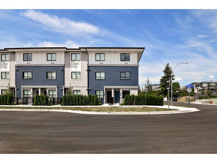 Property Photo: 33520 Kingston Avenue 7 BC V2S 0R6
