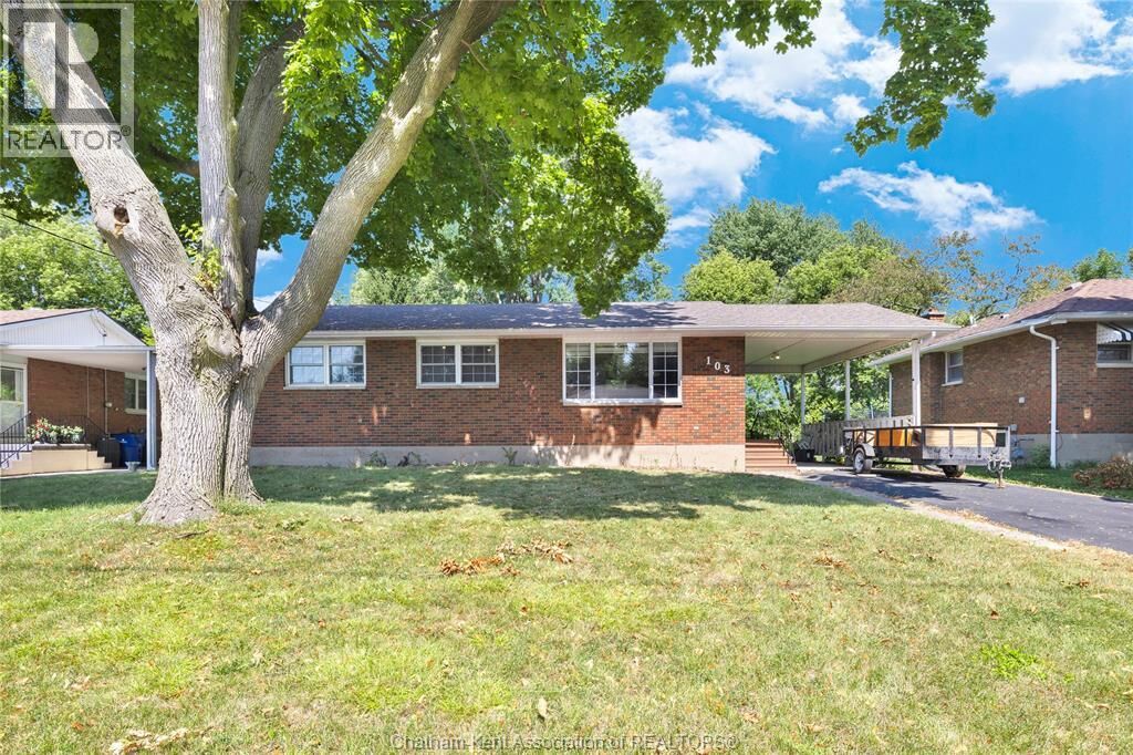 Property Photo:  103 Coverdale Street  ON N7L 2V1 
