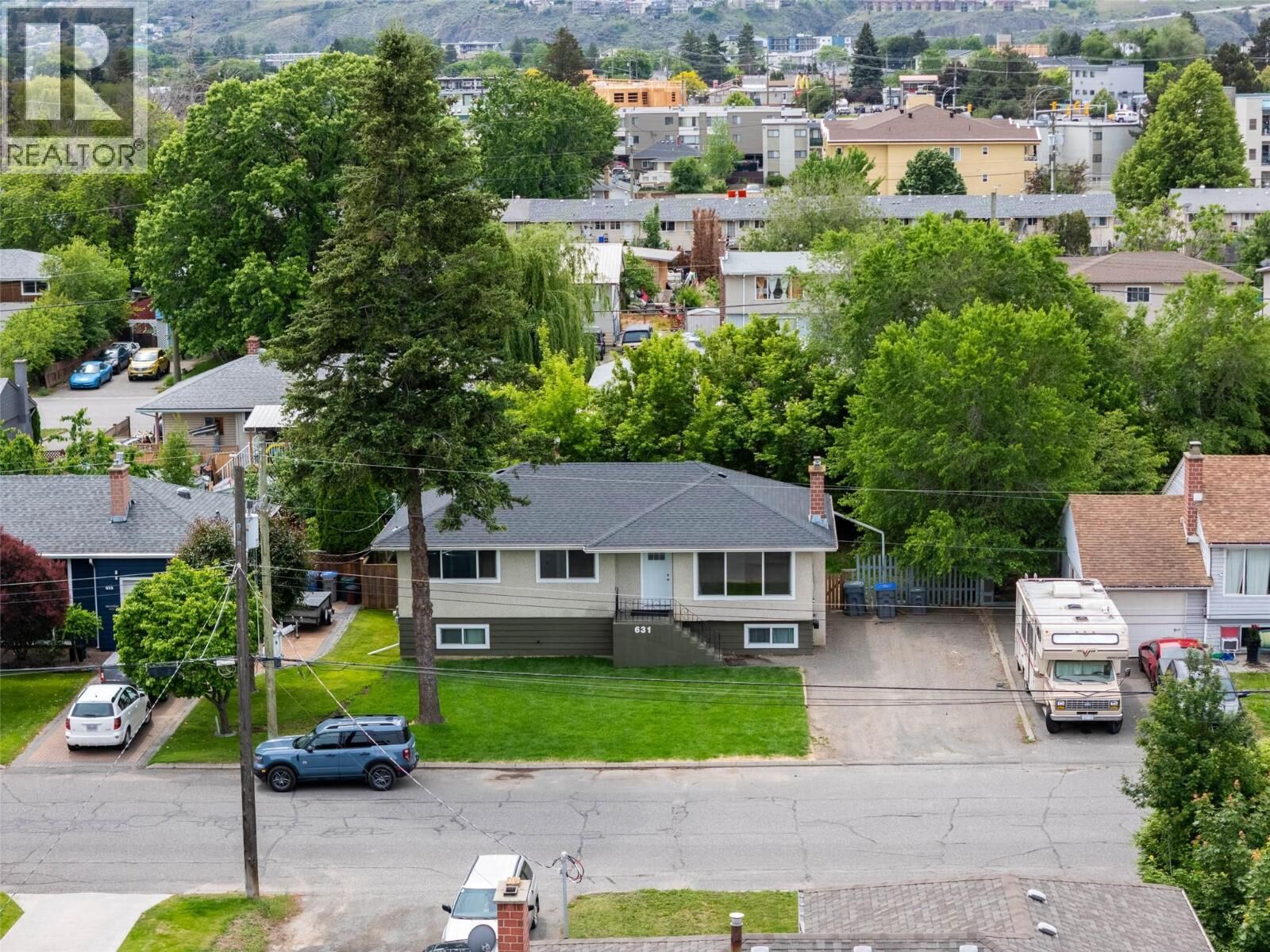 Property Photo:  631 Brandon Avenue  BC V2B 1N5 