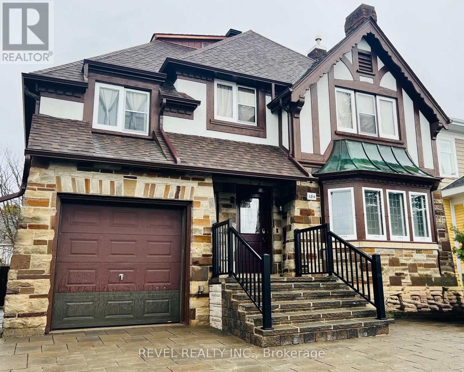 Property Photo:  184 Hemlock Street  ON P4N 6S6 