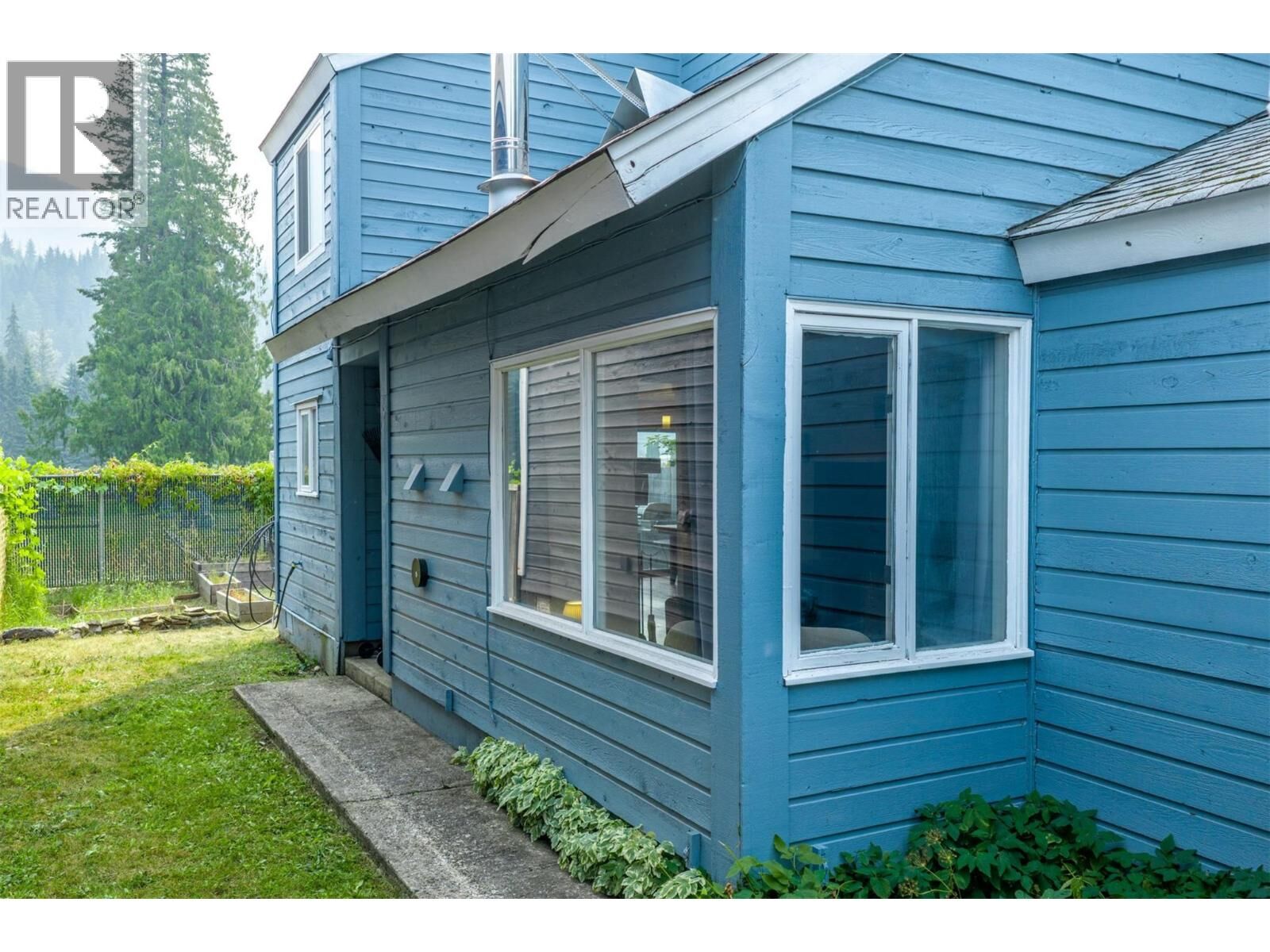 Property Photo: 1852 Corbin Place BC V0E 2S0