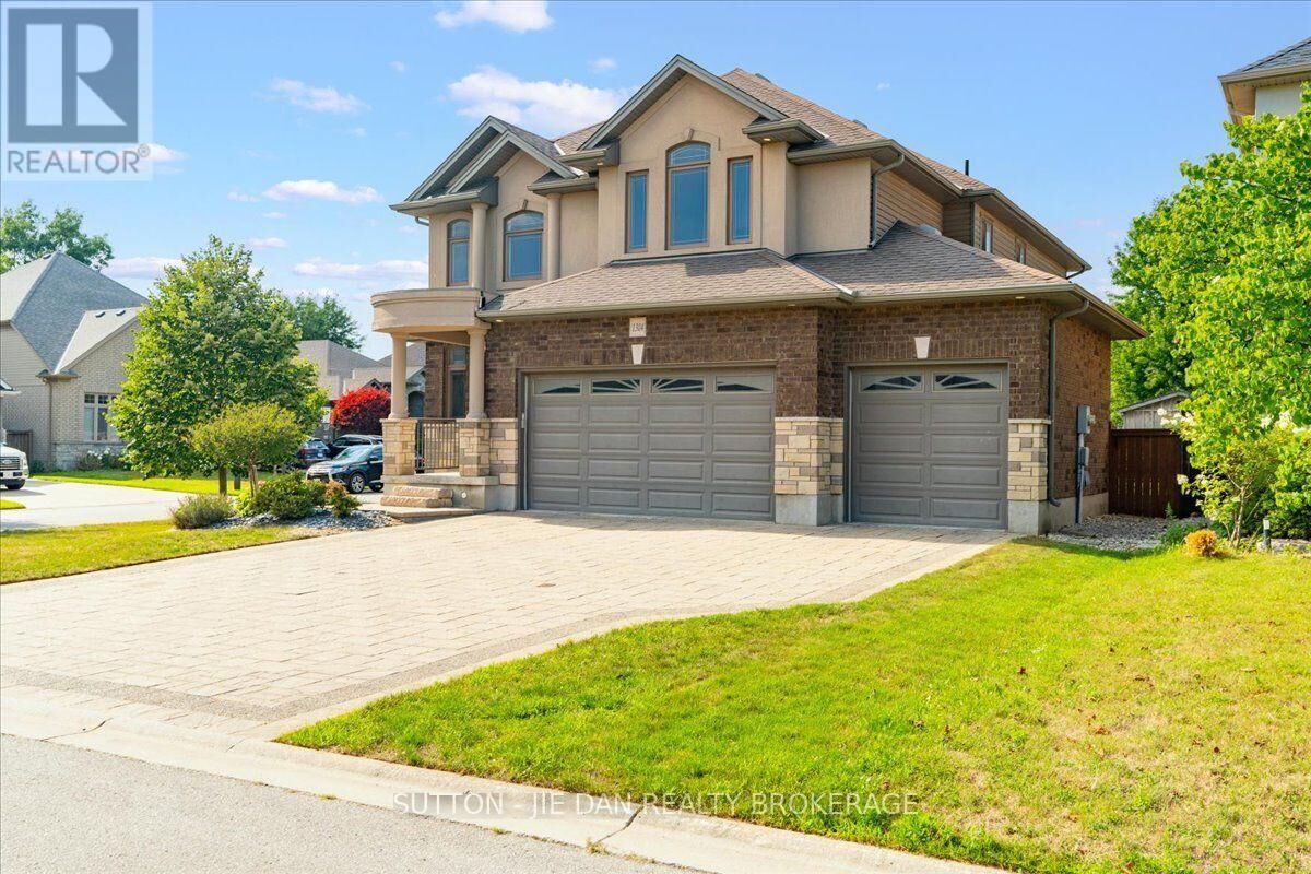 Property Photo: 1304 Eagletrace Drive ON N6G 0E9
