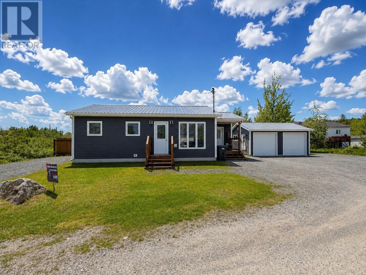 Property Photo: 319 Jr Smallwood Boulevard NL A0G 1T0
