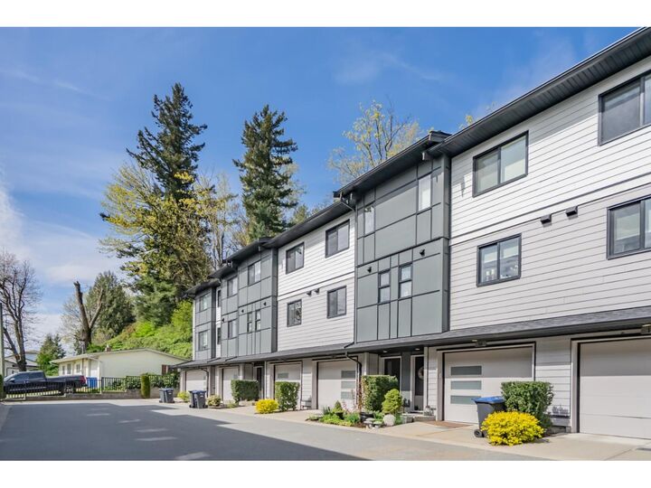 Photo de la propriété:  34825 Delair Road 15  BC V2S 0J7 