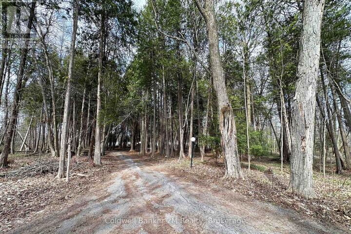 Photo de la propriété:  14900 Regional Rd 57  ON L0B 1B0 