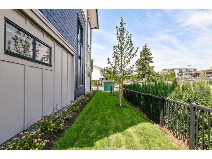 Property Photo: 33520 Kingston Avenue 10 BC V2S 0R6