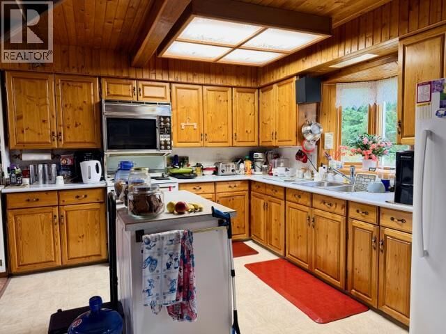 Property Photo: 1365 Granary Road BC V0B 1G7