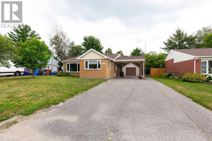 Property Photo: 1122 Athlone Street ON P1B 5C1