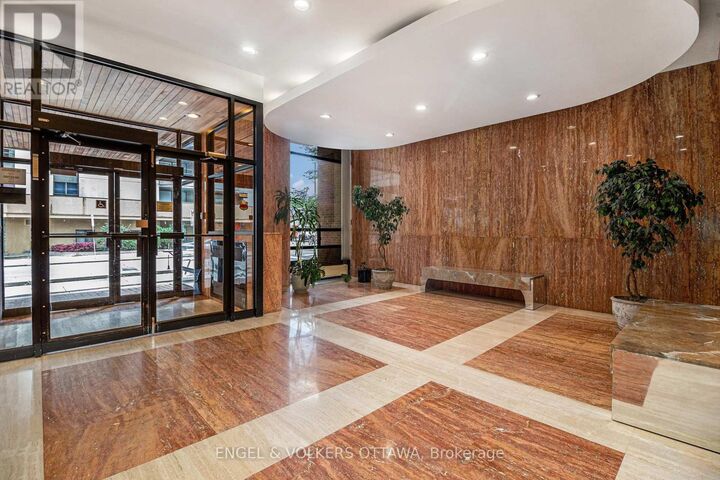 Property Photo: 475 Laurier Avenue West 907 ON K1R 7X1