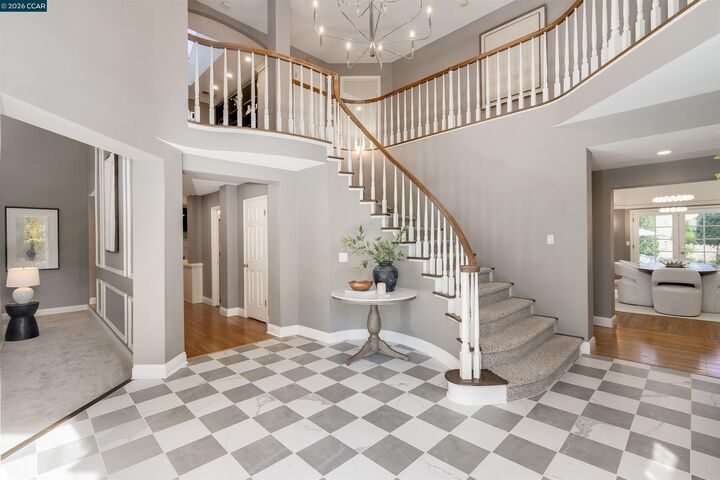 Property Photo: 10 Bent Oak Ct CA 94506