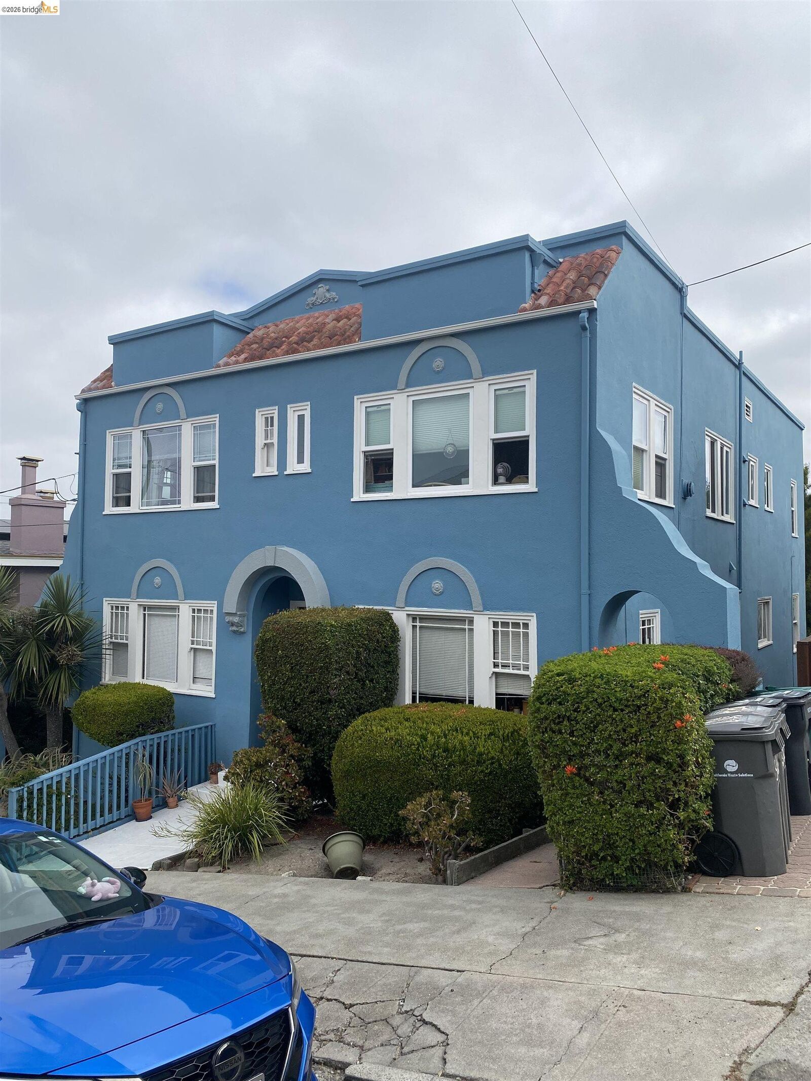 Property Photo: 500 Fairbanks Ave CA 94610
