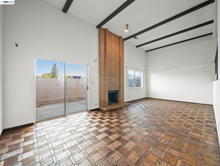 Property Photo:  37886 Bright Cmn  CA 94536 