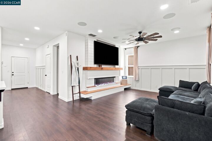 Property Photo: 145 Willowrun Way CA 94561