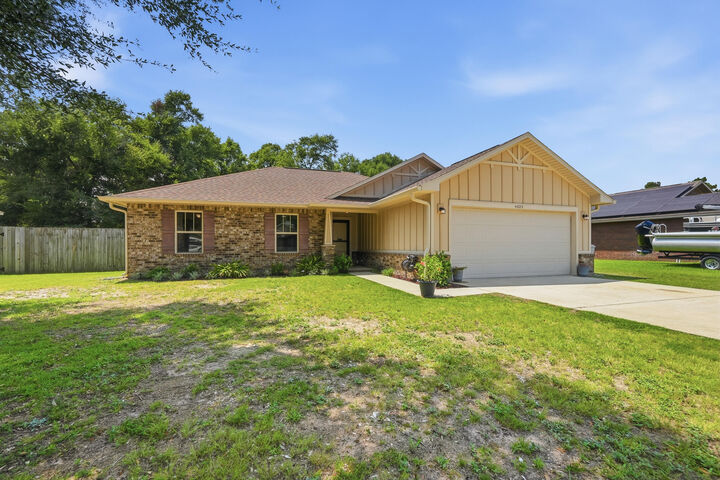 Property Photo: 4325 Glen Forest Drive FL 32583