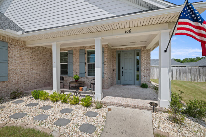 Property Photo:  106 Amelia Rae Circle  FL 32580 