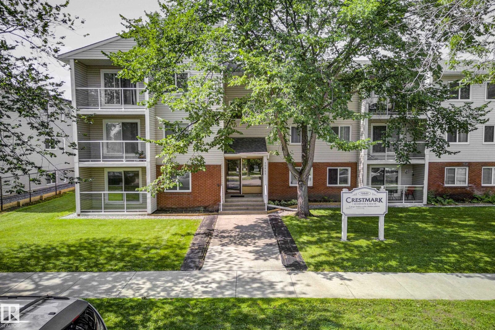 Property Photo:  10842 107 Street NW 206  AB T5H 2Z3 