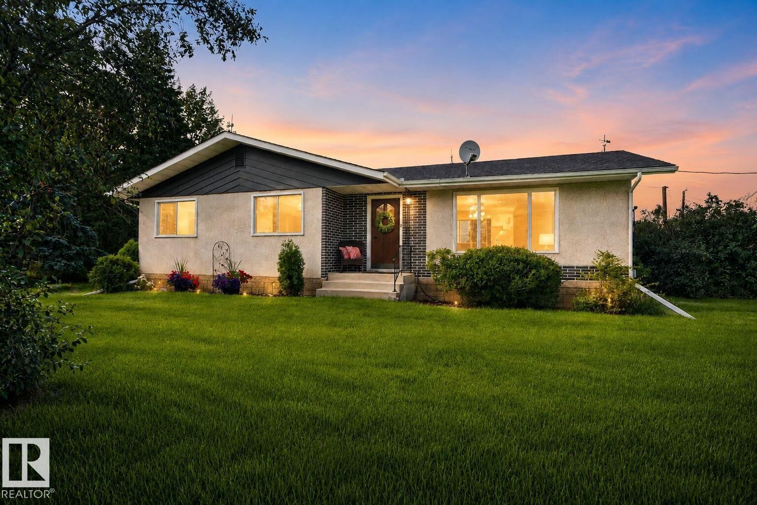 Property Photo: 58201 RR 214 AB T0A 2W0