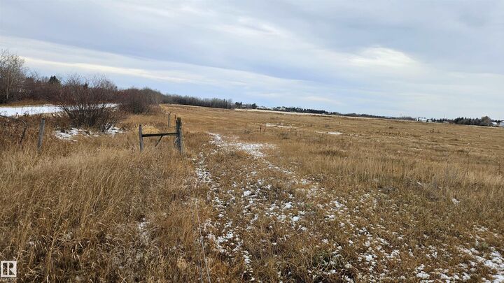 Property Photo:  45 St 58 Ave  AB T0B 4J0 
