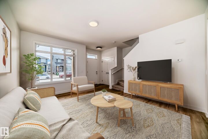 2638 62 Street SW — photo 1