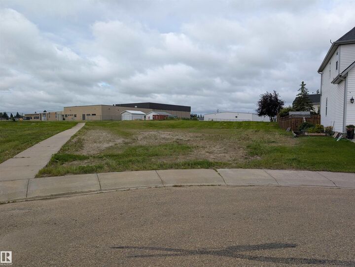 31 Beaverhill View Crescent — photo 1