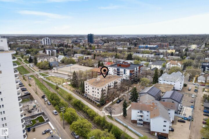 Property Photo: 8631 108 Street NW 303 AB T6E 4M5
