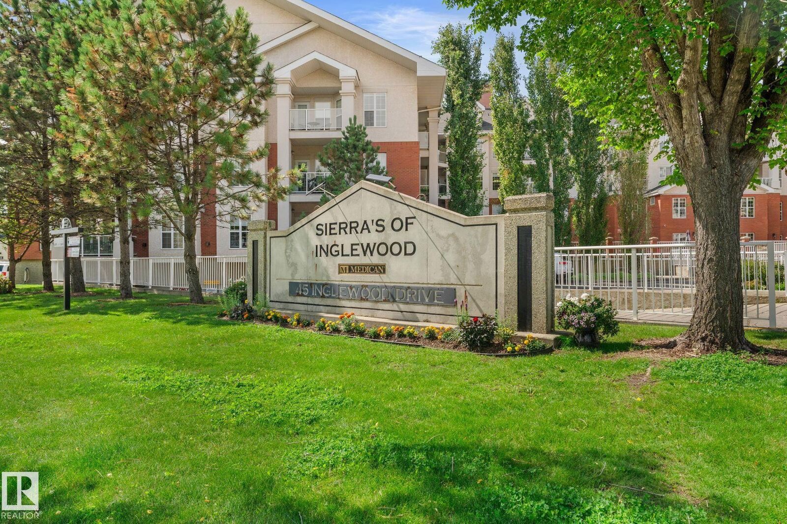 Property Photo:  45 Inglewood Drive 421  AB T8N 0B6 