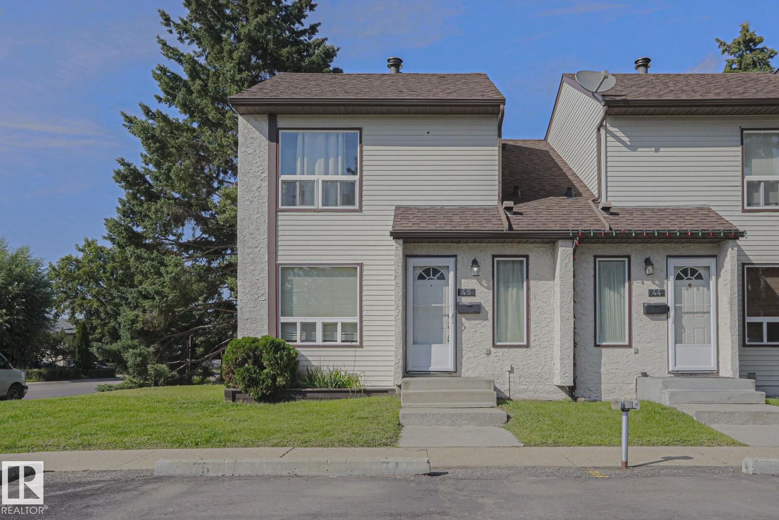 Property Photo:  1651 46 Street NW 45  AB T6L 5H2 