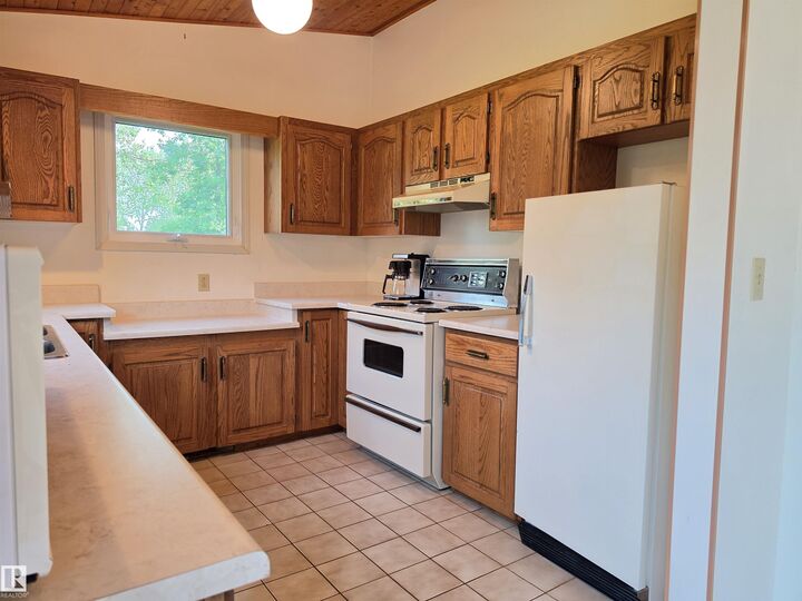 Property Photo:  53220 Rge Road 15 12  AB T7Y 0C3 