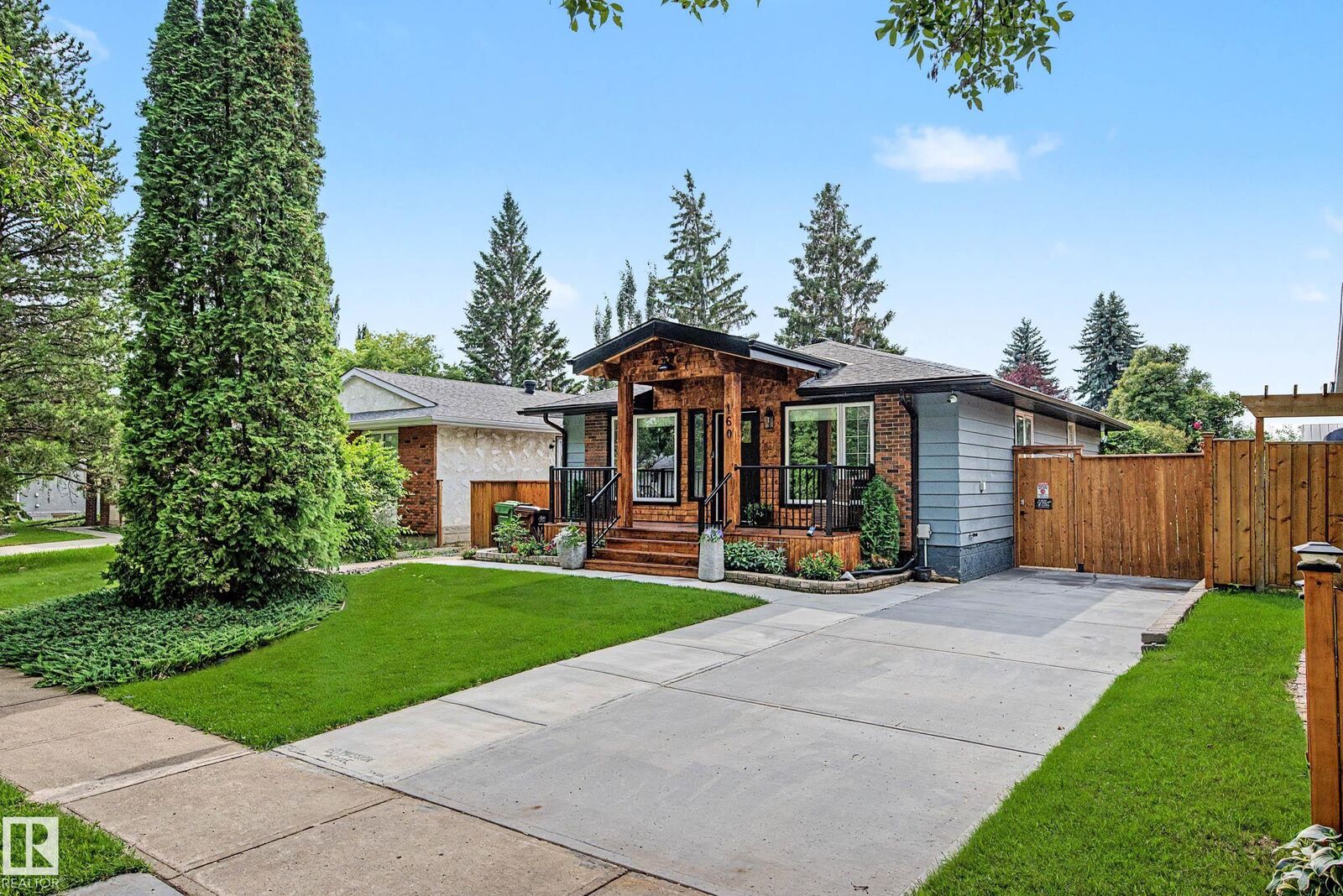 Property Photo:  160 Mission Avenue  AB T8N 2C7 