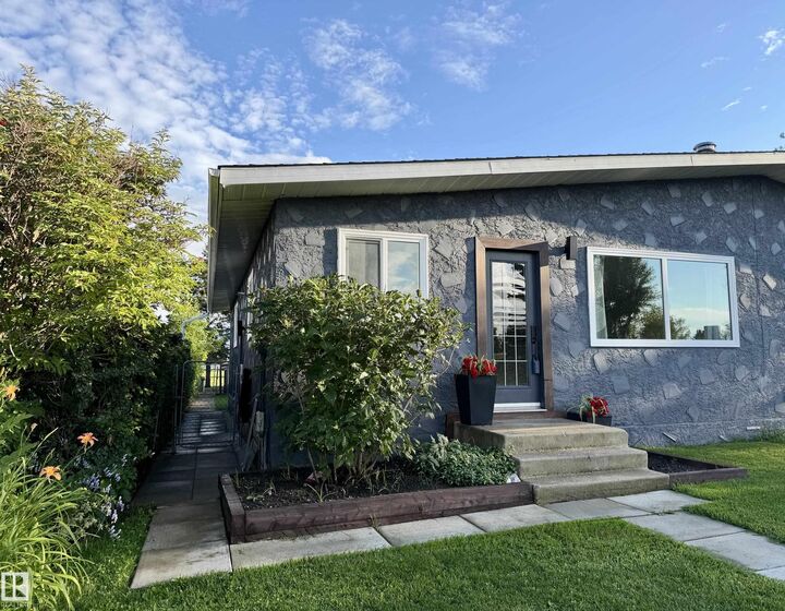 4204 42 Avenue — photo 1