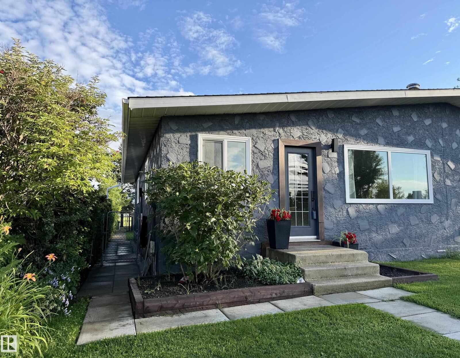 Property Photo: 4204 42 Avenue AB T7Z 1J8