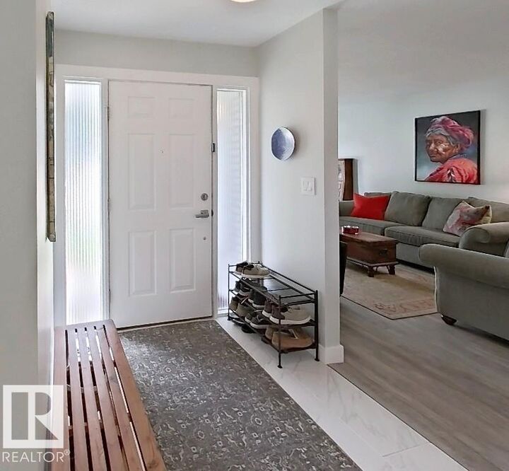 Property Photo:  2725 104A Street NW  AB T6J 4C4 
