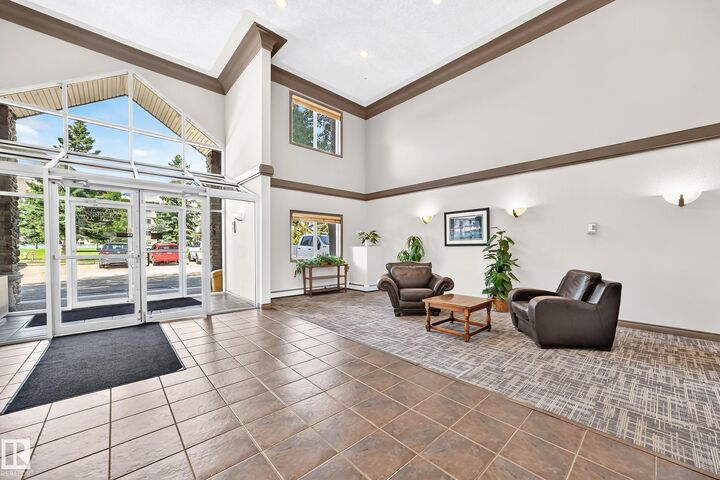 Property Photo: 279 Suder Greens Drive NW 324 AB T5T 6X6