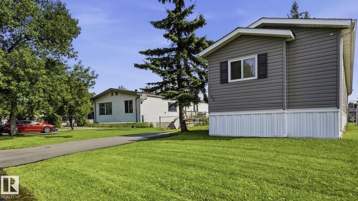 Property Photo: 44 Keyhole Crescent NW AB T6P 1B7