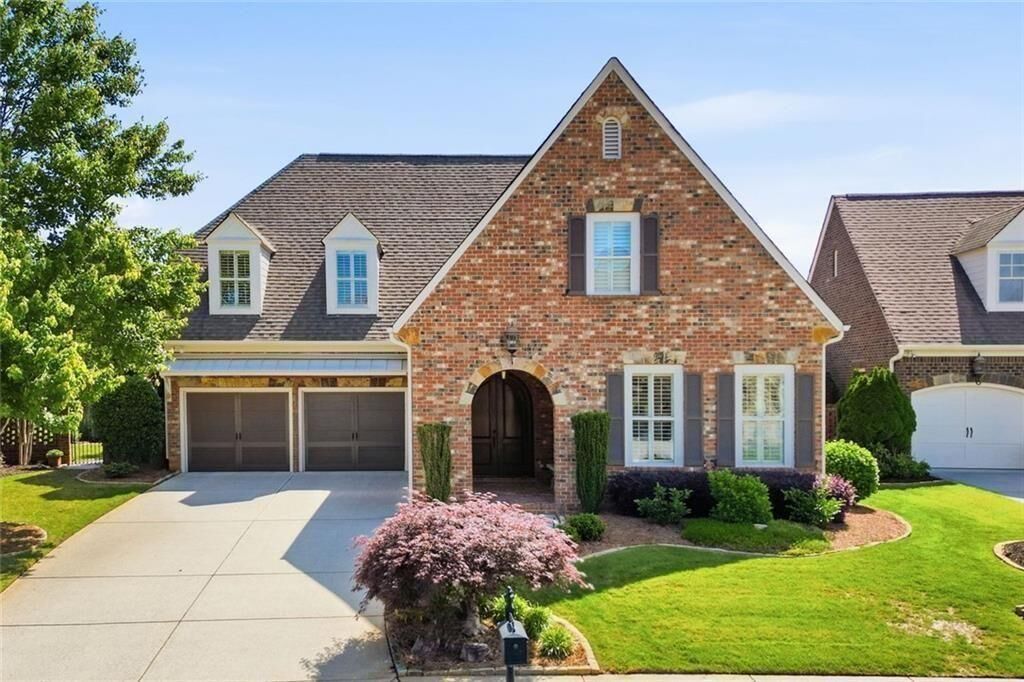 Property Photo: 318 Lakeside Trace GA 30115