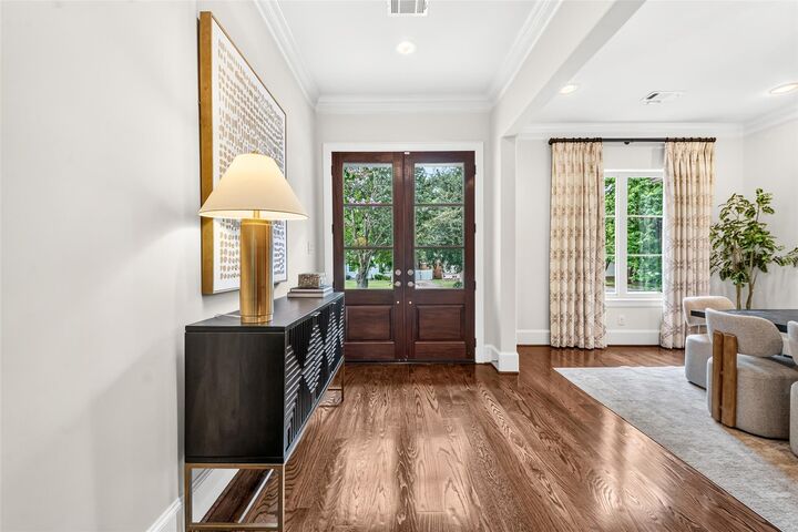 Property Photo: 5216 Locust Street TX 77401
