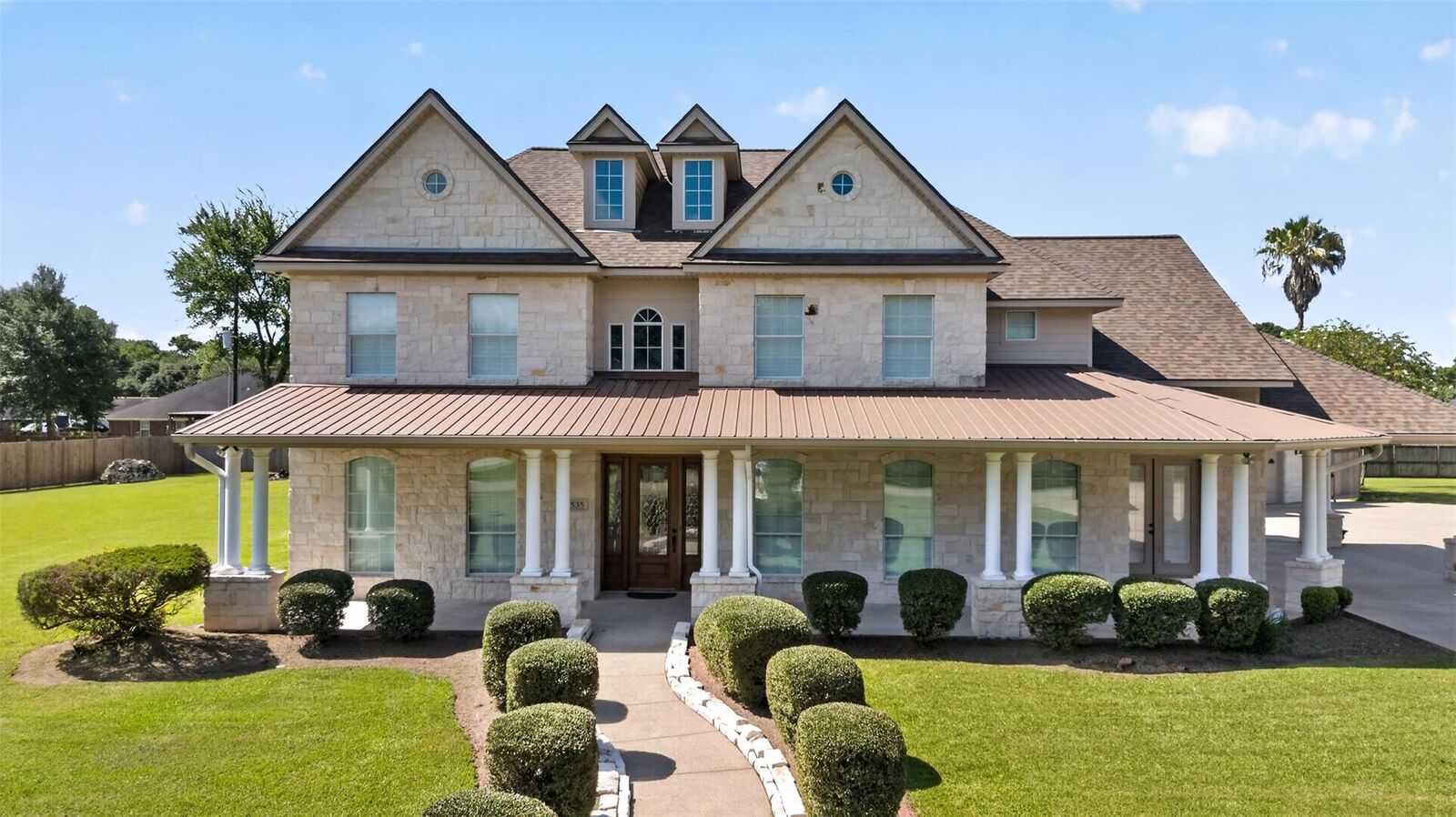 Property Photo:  535 Evans Street  TX 77665 