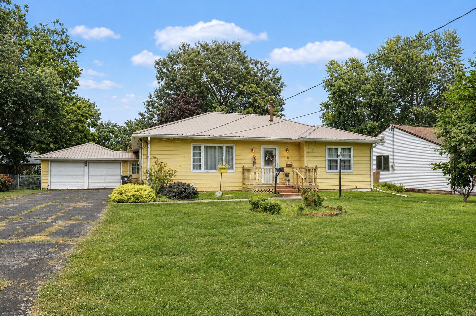 Property Photo: 2634 Clearview Street IA 52501