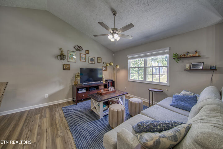 Property Photo:  3913 Abercorn Rd  TN 37921 