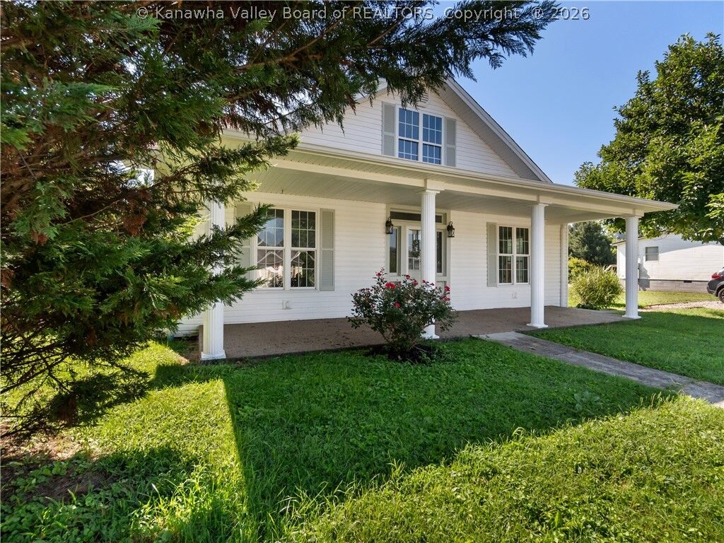 Property Photo: 107 High Street WV 25033