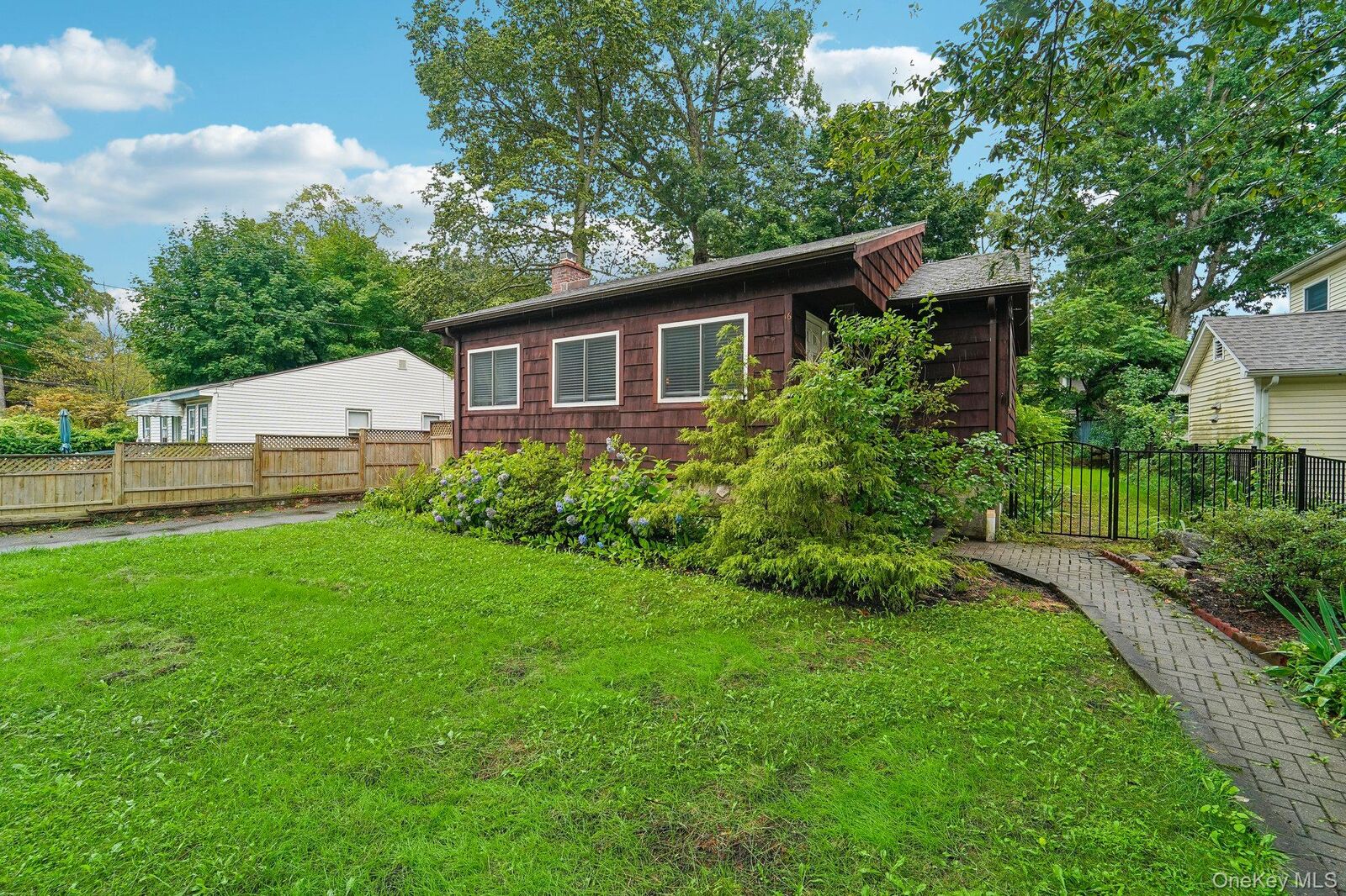 Property Photo:  16 Rogers Lane  NY 10598 